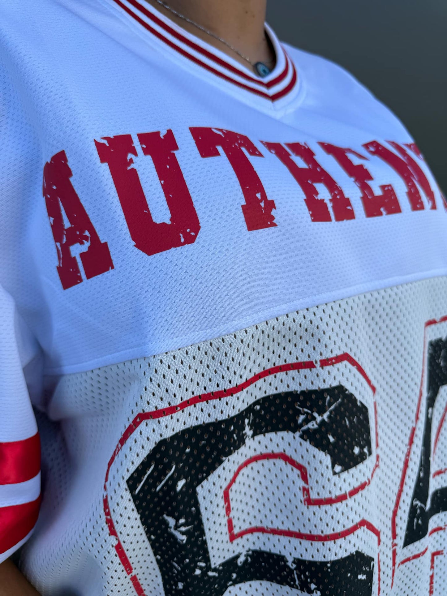 AUTHENTIC 64 Tee
