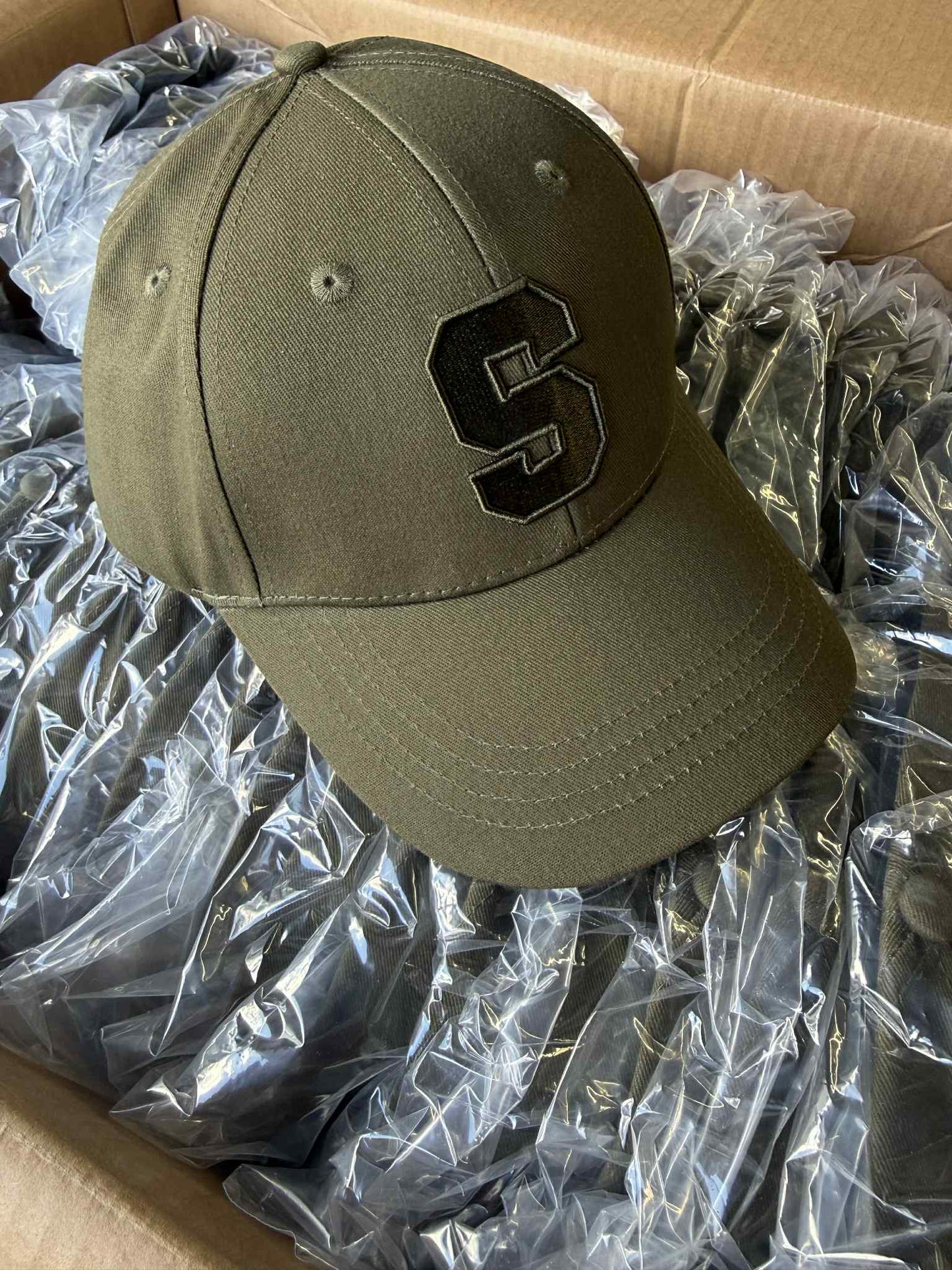 S Caps
